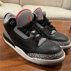Jordan 3 Retro
Black Cement (2018)